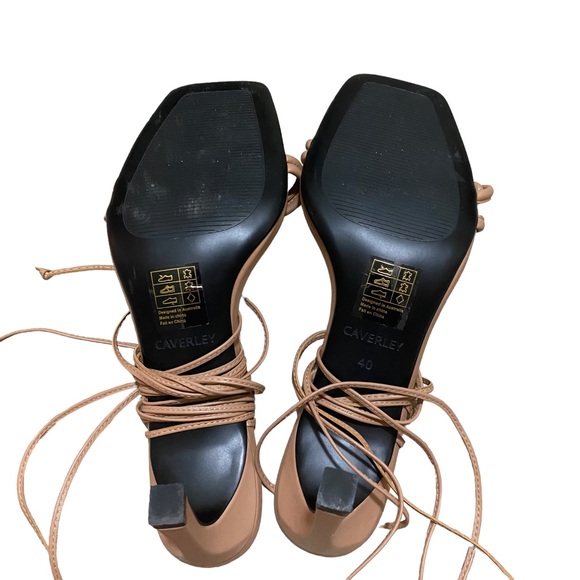 Worn Once Caverley Dora Beige Tan Ankle Tie Sandal Women's 40 or 10 - Picture 5 of 6